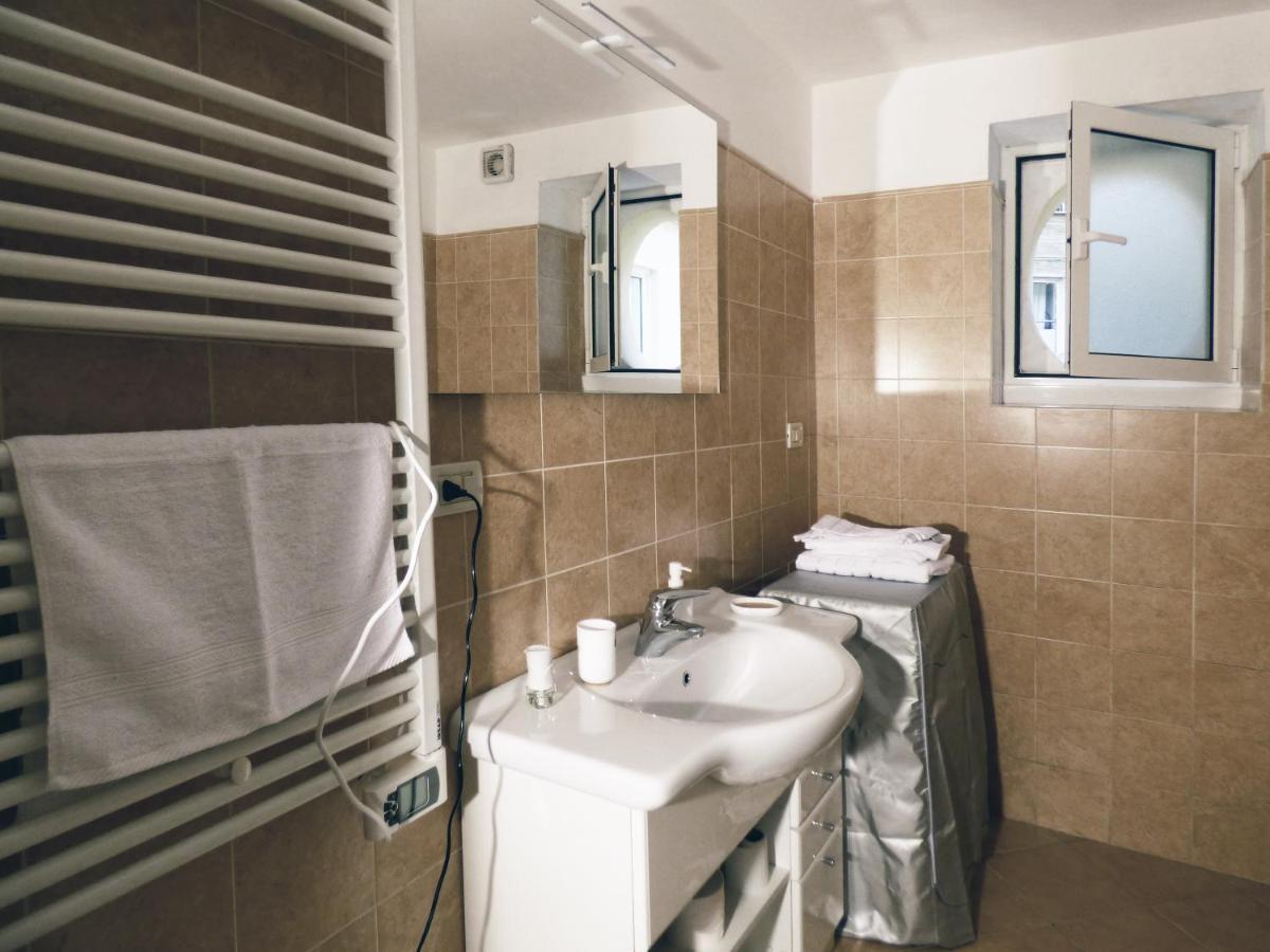 Casa Maura - 2 Passi Nella Storia Apartment เจนัว ภายนอก รูปภาพ